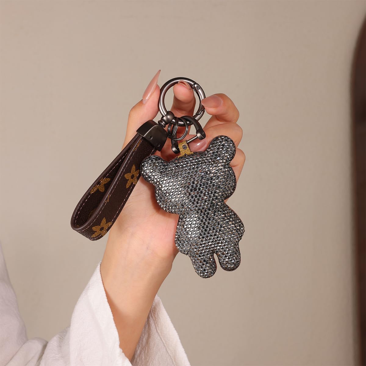 Jekvil Handmade Leather Keychain with Rhinestones